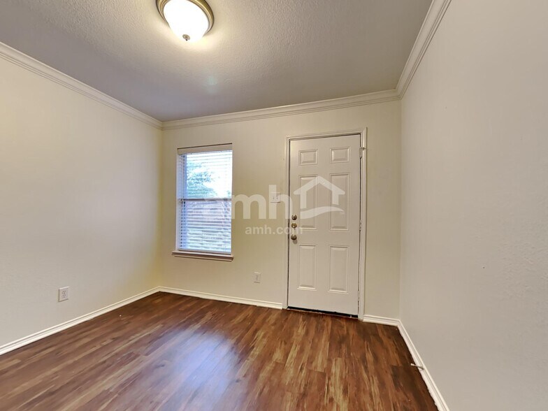 Building Photo - 150 Adams Dr