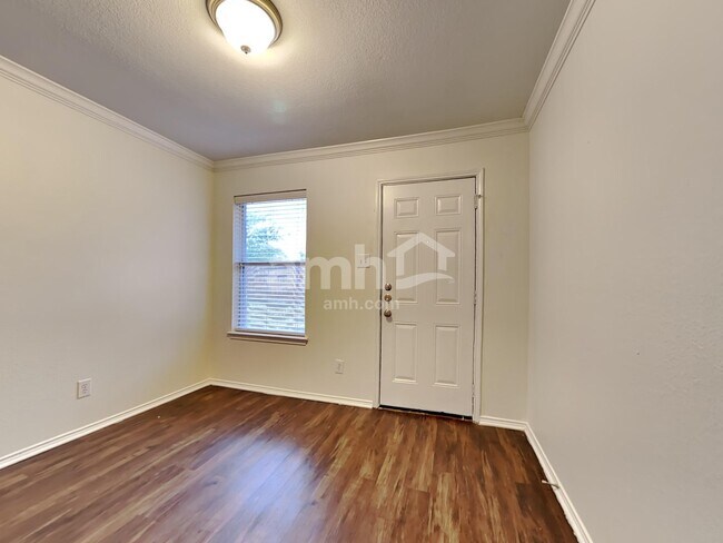 Building Photo - 150 Adams Dr