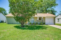 Building Photo - Charming Home located in the heart of Burleson!