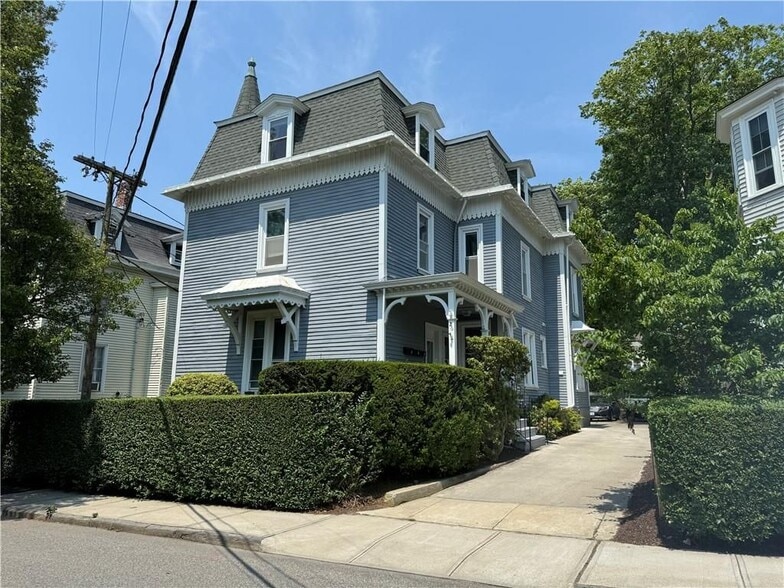 Building Photo - 26 Ayrault St