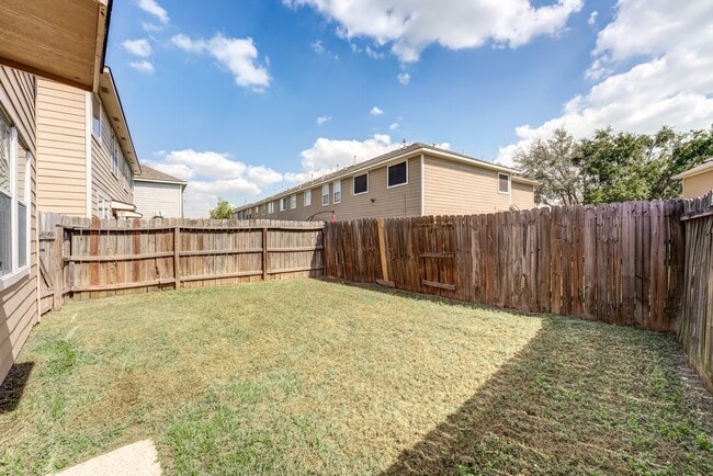 Building Photo - 6118 Yorkglen Manor Ln