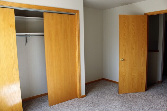 Building Photo - 950 52nd Ave Ct