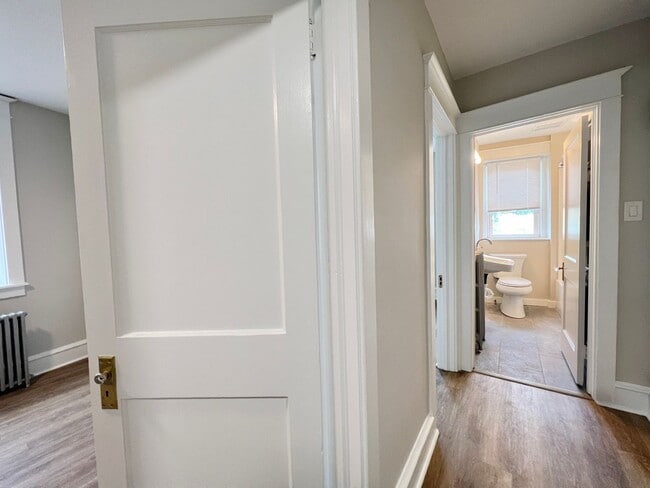 Building Photo - 193-197 E Lancaster Ave