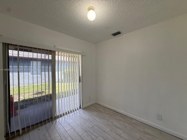 Building Photo - 1592 NW 7th Terrace