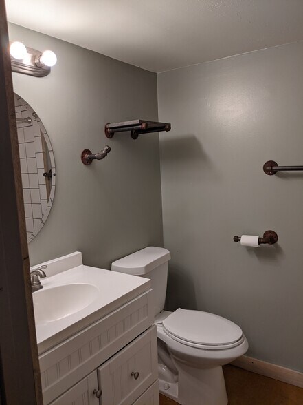 Downstairs bathroom - 2929 Ross Dr