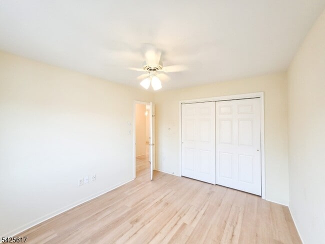 Building Photo - 1C Rutland Ln