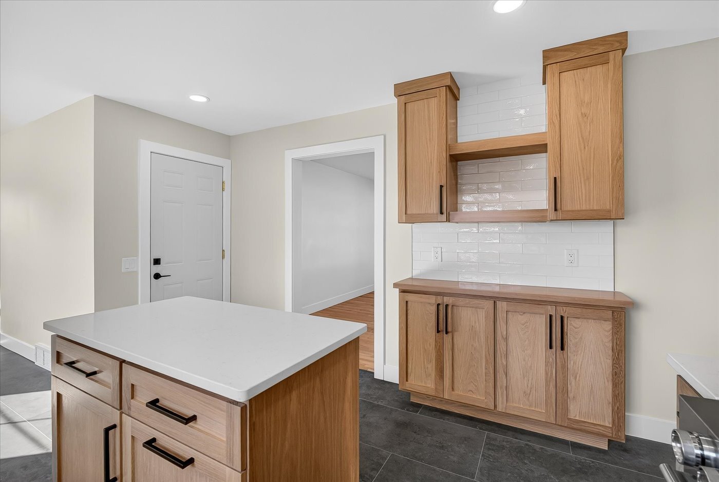 Building Photo - 305 N Shuman St