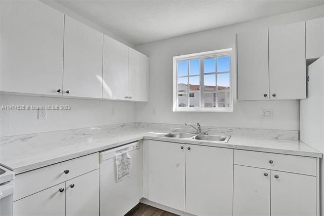 Building Photo - 58 SW 3rd Ct
