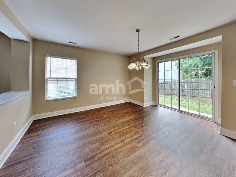 Building Photo - 3770 Marshlane Way