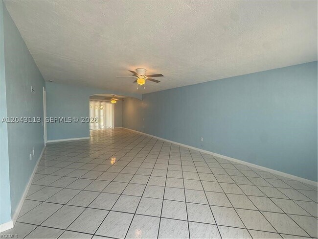 Building Photo - 257 Cape Coral Pkwy E