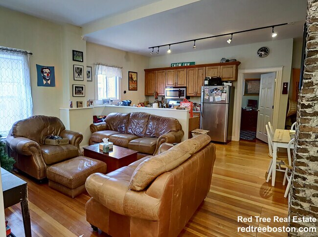 Building Photo - 358 Broadway