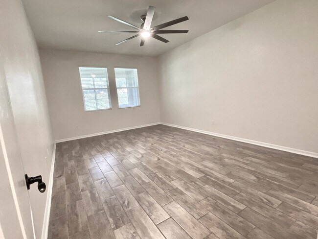 Building Photo - 15575 Hamlin Blossom Ave