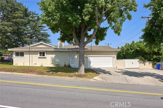 Building Photo - 2304 Freeborn St