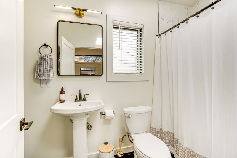 Building Photo - 3381 Pinole Valley Rd