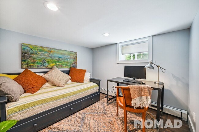 Building Photo - Charming Furnished Basement Unit in Regis – Northwest Denver