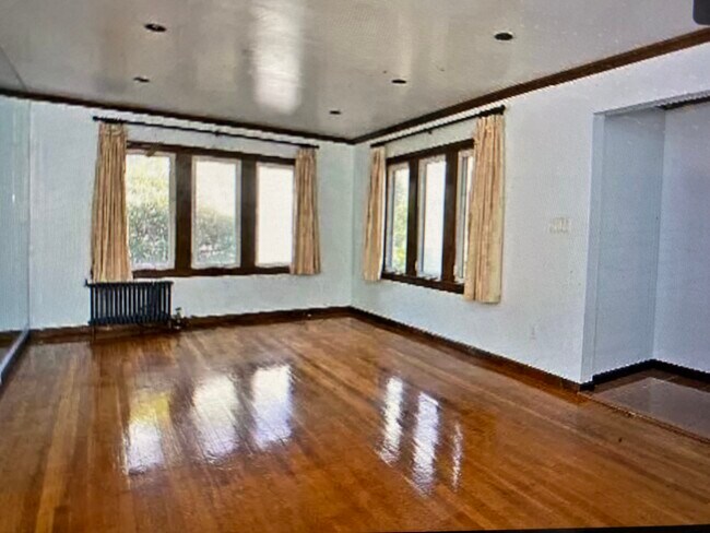 Building Photo - 58 Hicks Ln