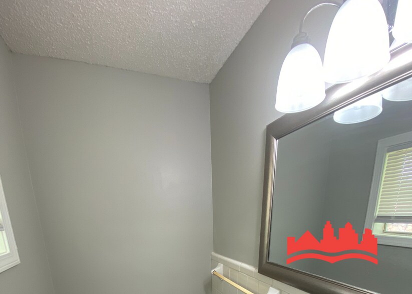 Building Photo - 3708 St Elmo Ave