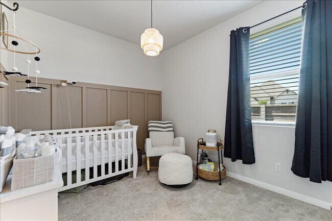 Building Photo - 1001 Dog Iron St