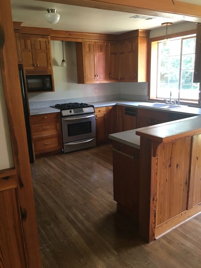 Building Photo - Mayfield