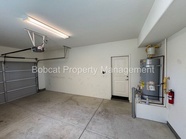 Building Photo - 1393 Handelin Rd