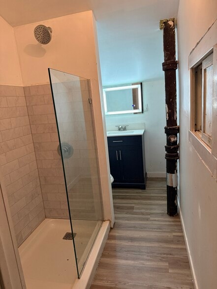 Building Photo - 103 Walnut St