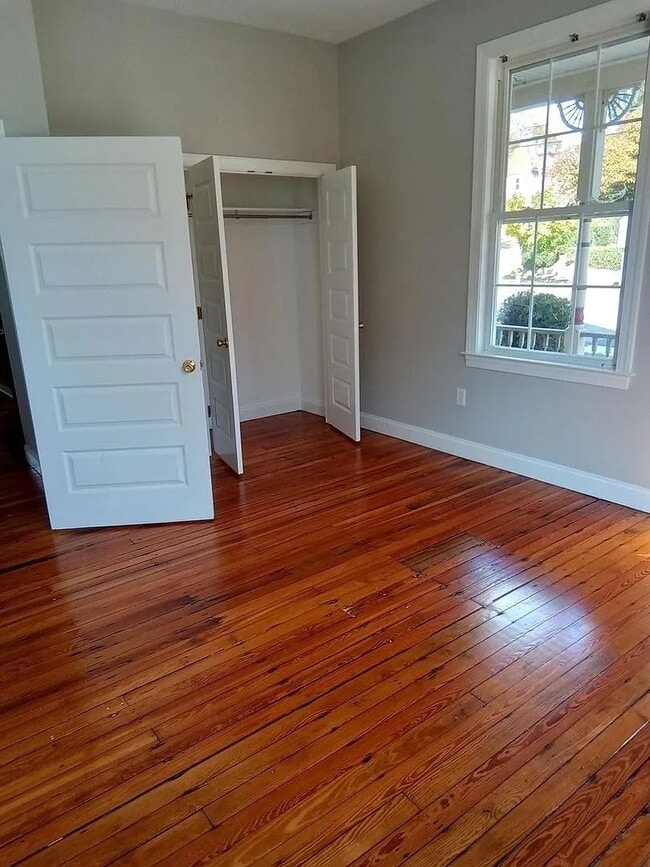 Building Photo - JP - Pierce