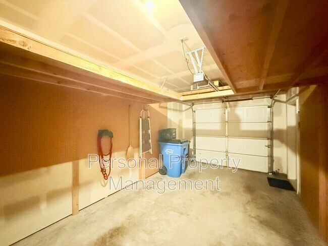 Building Photo - 10800 SE 17th Cir