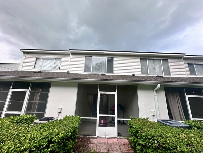 Building Photo - 12311 Kensington Lakes Dr