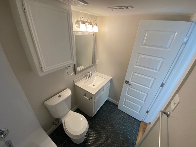 Building Photo - Pecan Walk #304