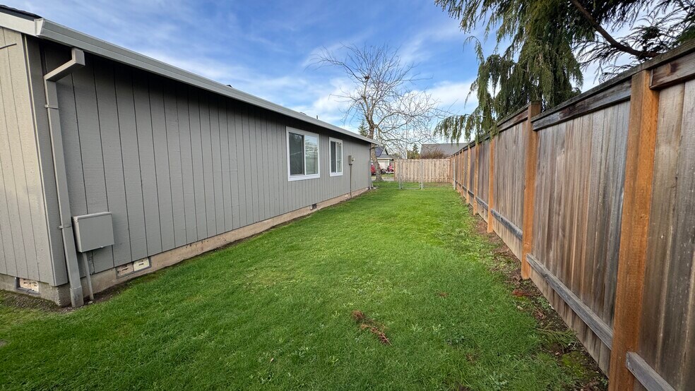 Backyard - 5334 SE Pueblo St