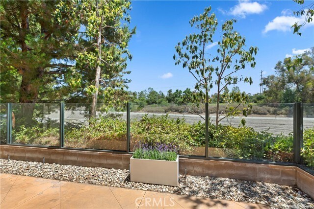 Building Photo - 57 Alevera St