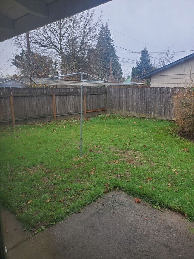 Building Photo - 3bd/1.5ba Completely Remodeled House with ...