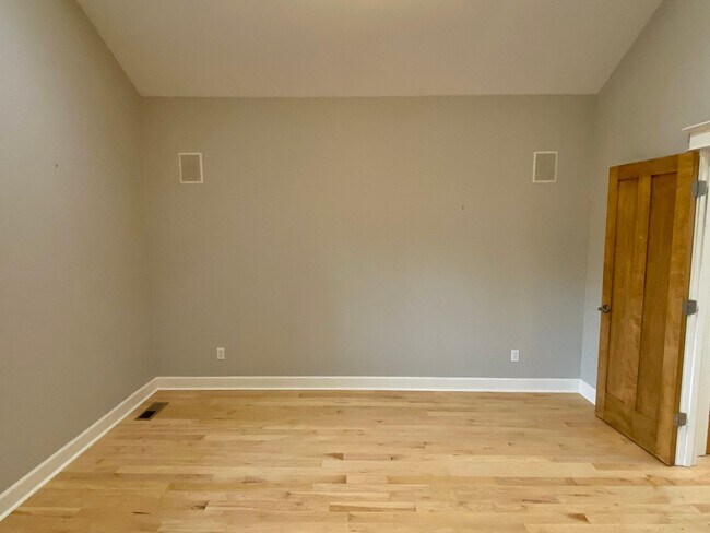 Building Photo - Northwest Crossing Gem! Bonus Office and F...