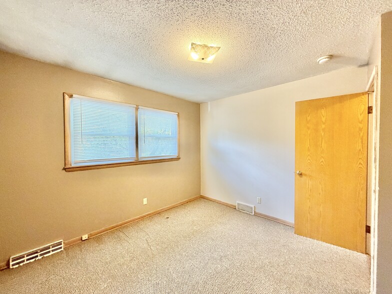 Building Photo - 625 Vera Ct