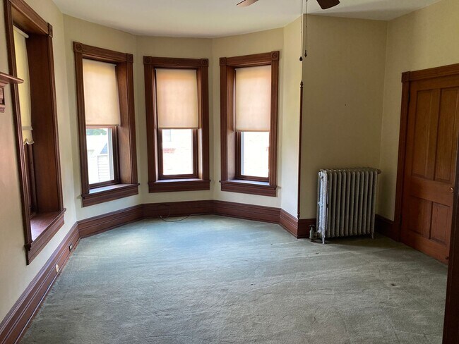 Building Photo - 2115 Marietta Ave