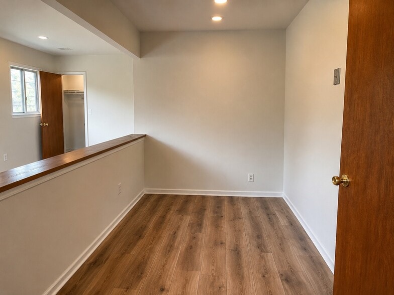 EAT IN KITCHEN - 4116 Birchwood Ct