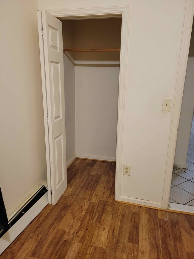 3rd Bedroom closet - 117 Ridgewood Ave