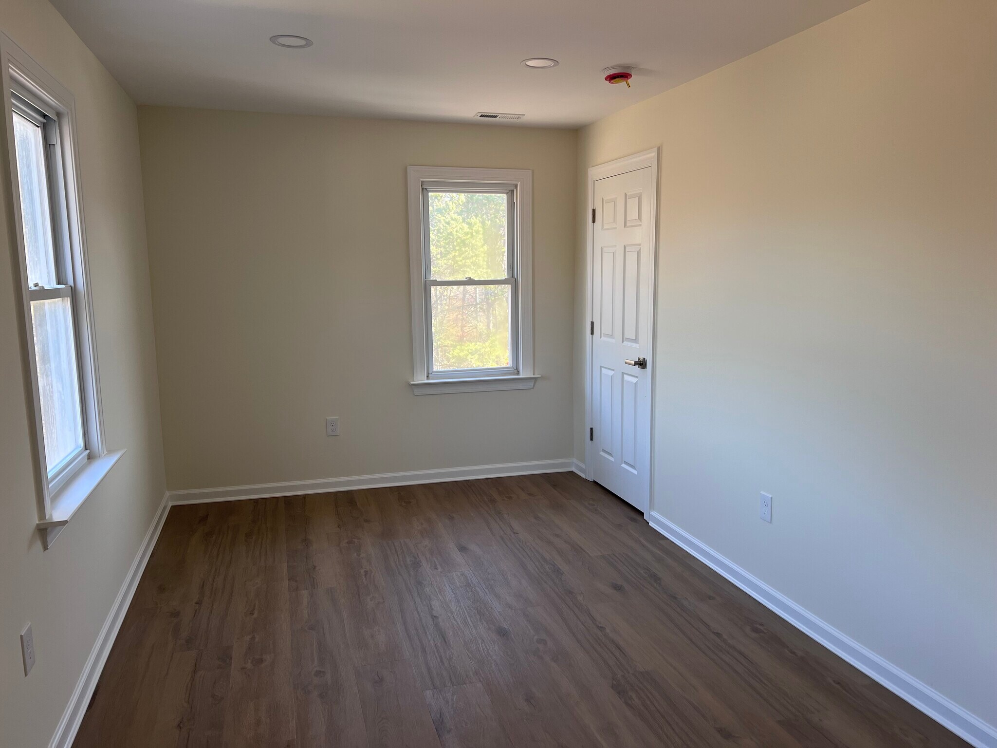 Building Photo - 707 Tuckahoe Rd