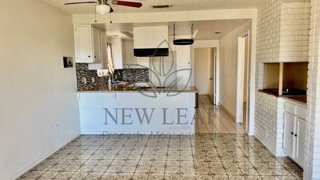 Building Photo - 970 W 14th St