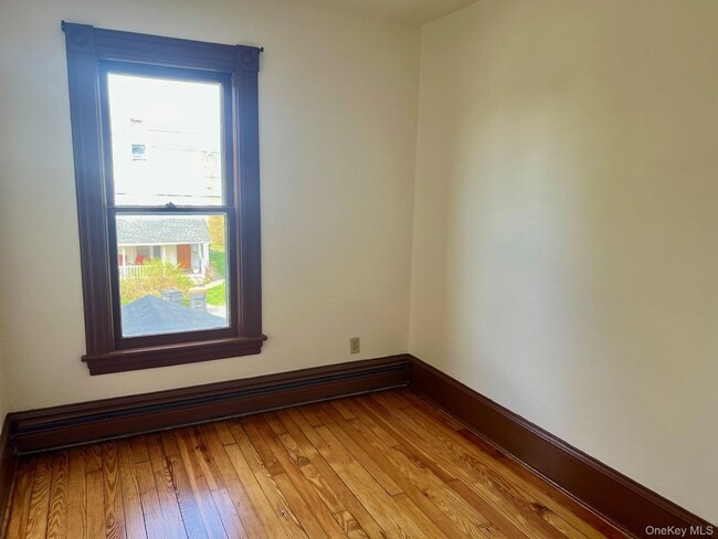 Building Photo - 8 Alden Pl