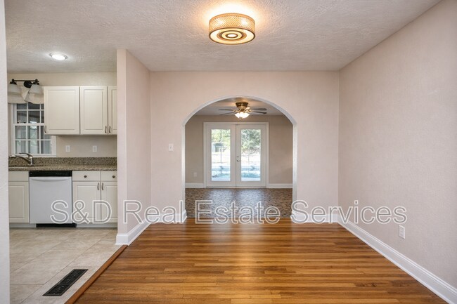 Building Photo - 3133 S Polk Ave