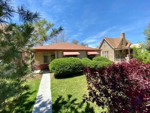 Building Photo - Beautiful 3 bed 2 bath home in Denver Available Mid September