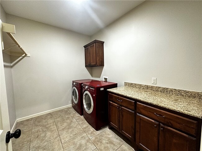 Building Photo - 584 N Mulligan Dr
