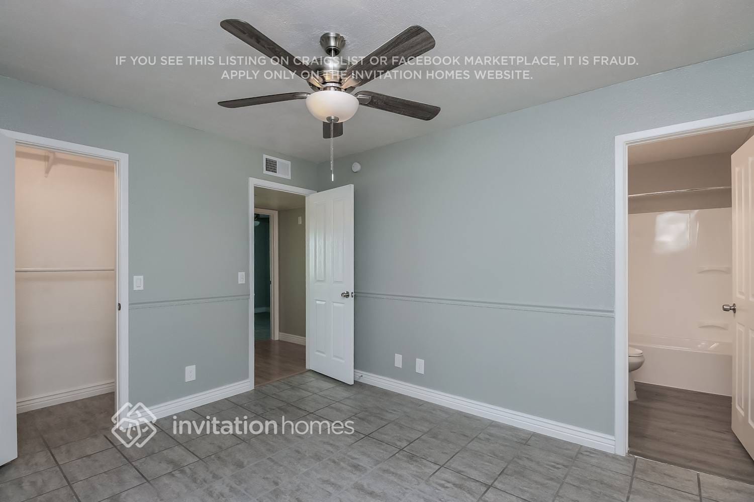 Building Photo - 2926 E Escondido Ave