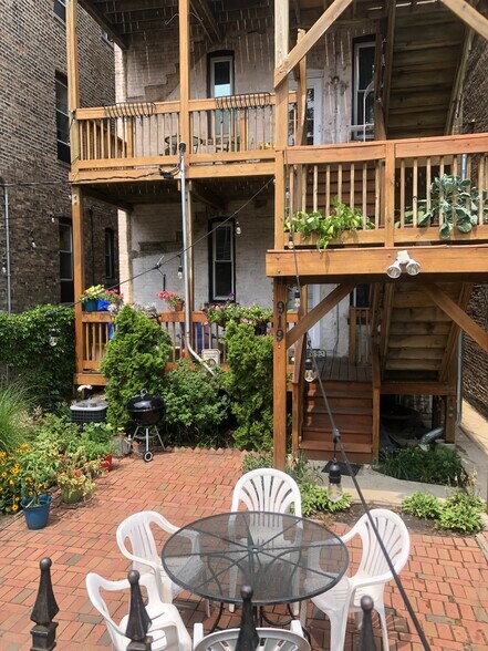 Backyard - 919 W Newport Ave