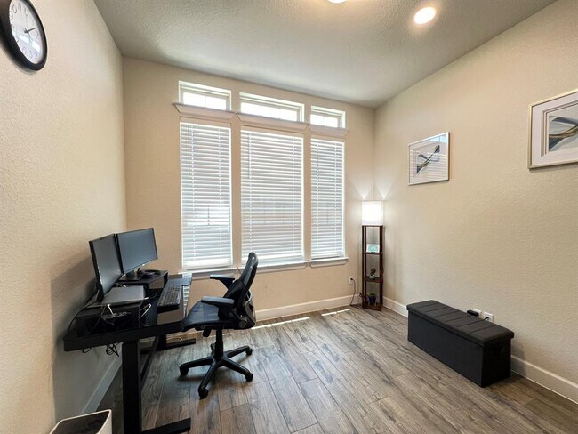 Building Photo - 153 Bright Vly Wy