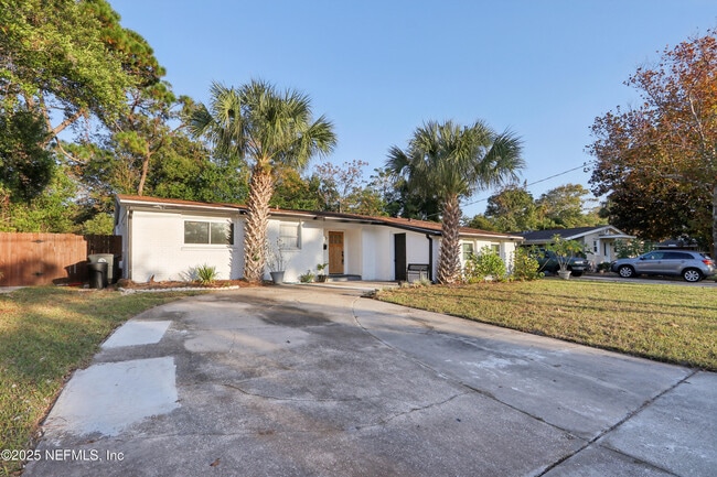 Building Photo - 409 Sailfish Dr E