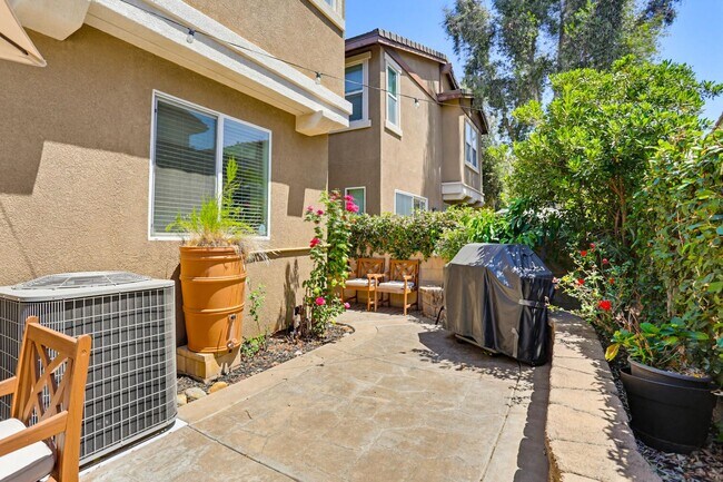 Building Photo - Stylish 3BR Home in Santee | Solar | Garage | Resort-Style Amenities