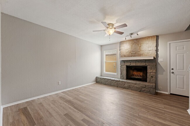 Building Photo - Rawhide Loop Duplex