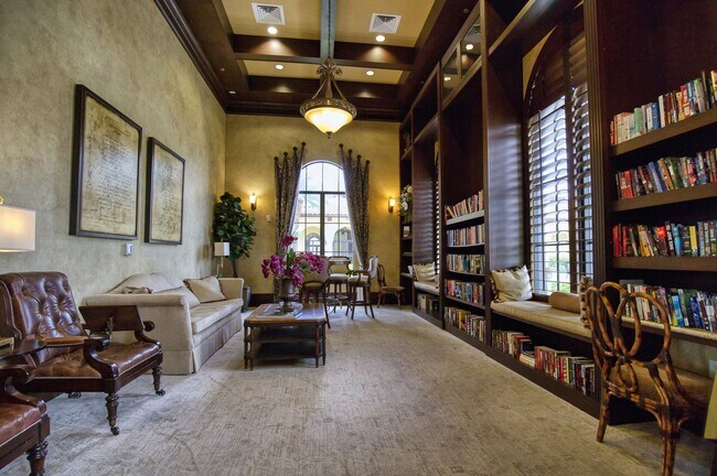 Building Photo - Annual Furnished Pet Friendly Twin Villa l...